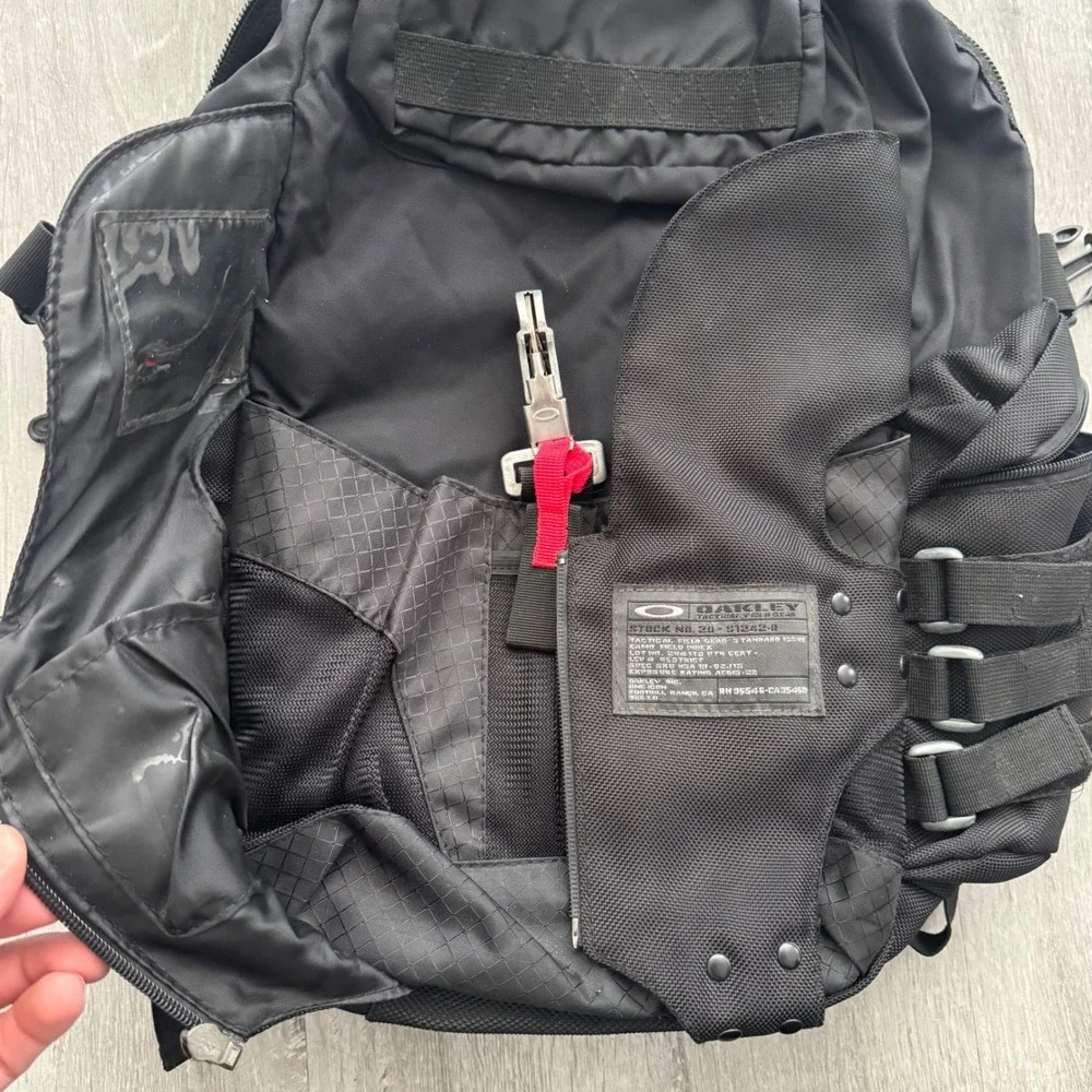 Oakley Software Icon Tactical Field Gear Backpack Black Stock No 20-51242-B